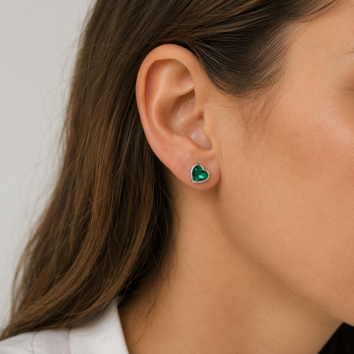 Aros corazón tope circón verde 6mm plata