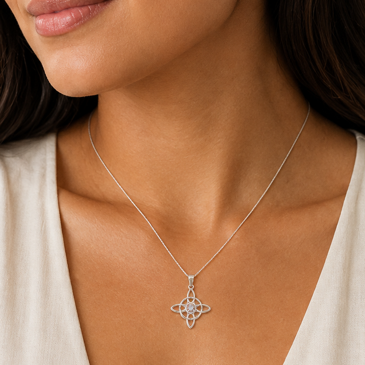 Collar Nudo de Brujas Circón Plata