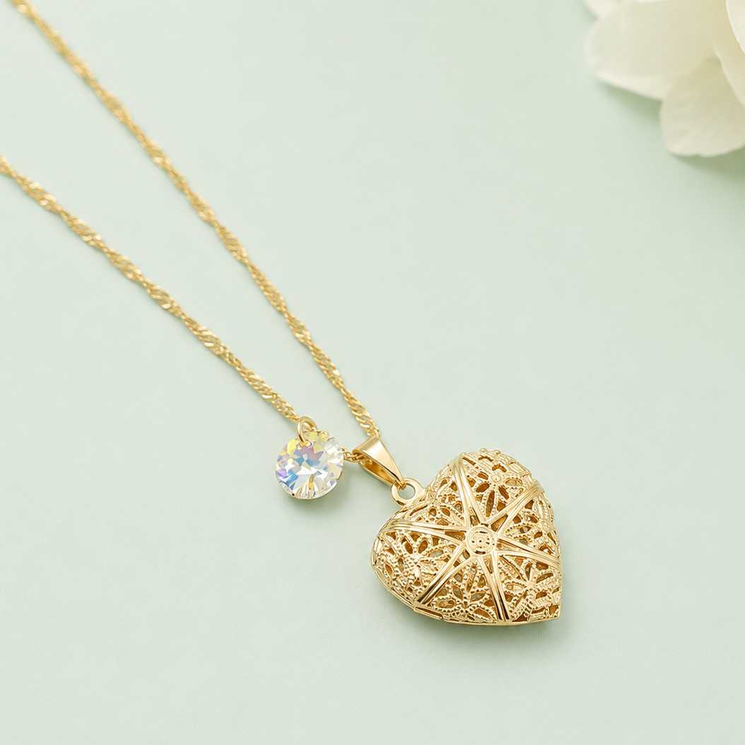 Collar Relicario Corazón Oro 18k + Swarovski