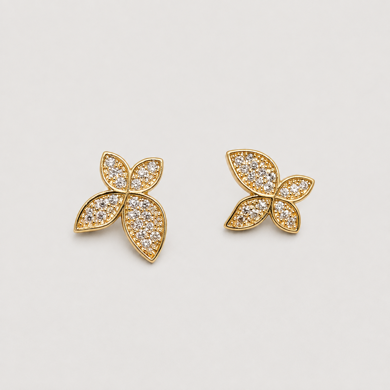 Aros Mariposita Baño de Oro 18k