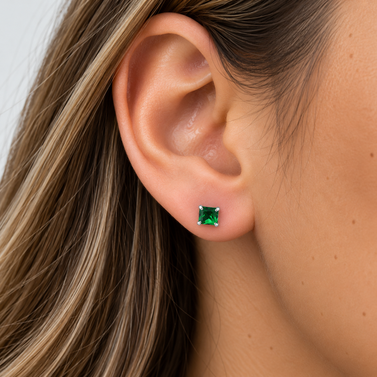 Aros cuadrados circón verde