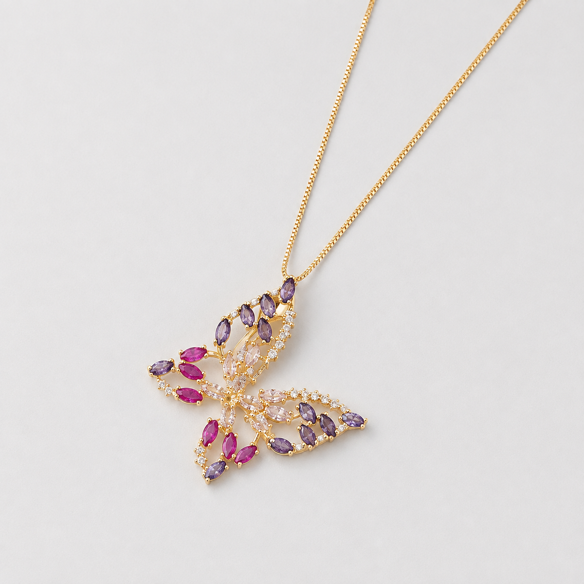 Collar Mariposa Lilium Baño de Oro 18k