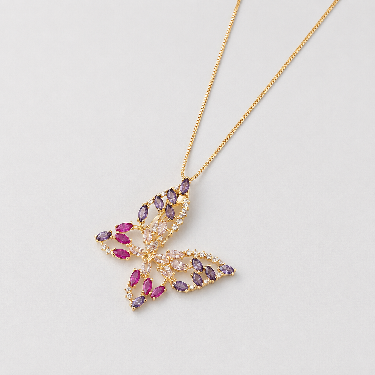 Collar Mariposa Lilium Baño de Oro 18k