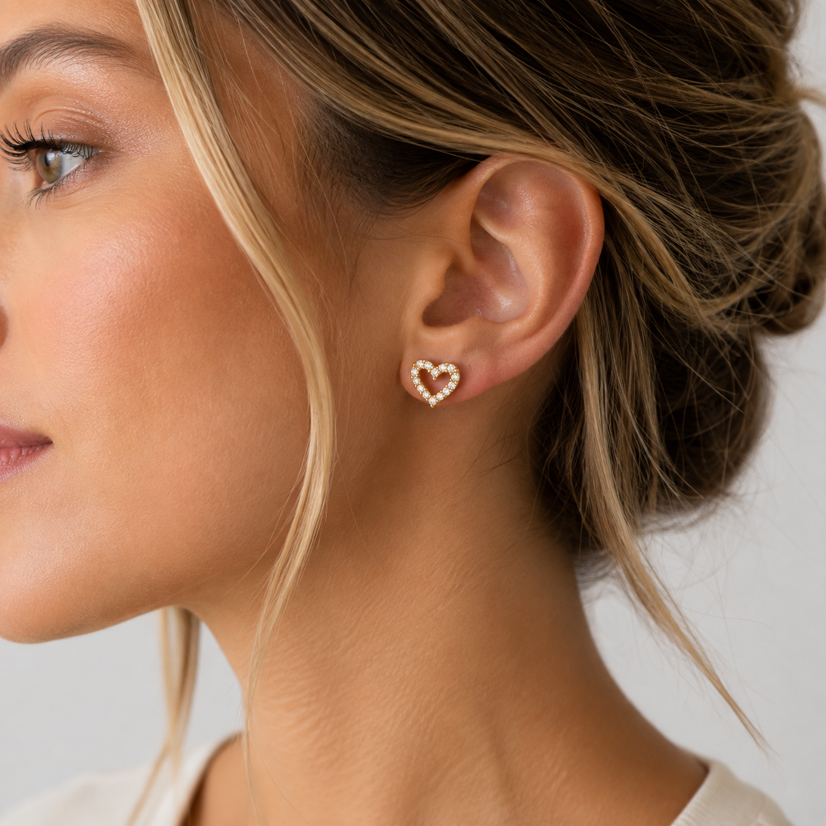 Aros Silueta corazón Oro 18k