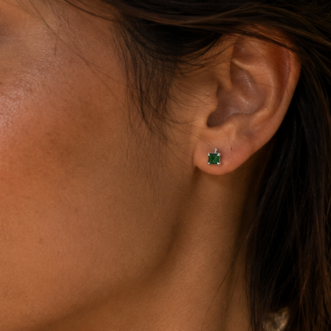 Aros cuadrados circón verde 4 mm