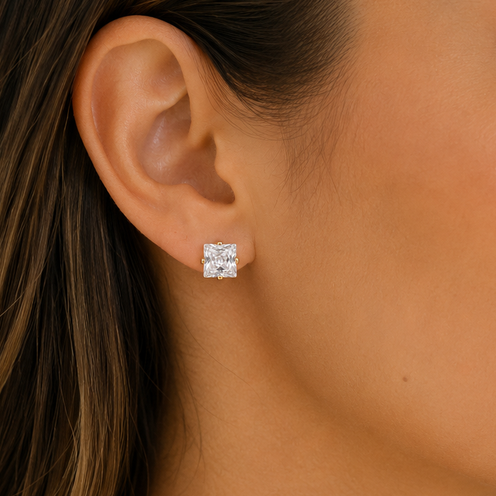 Aros Punto de Luz Cuadrado Baño de Oro 18k